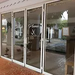 Studio 25 M2 A Saint Francois Dans Residence Manganao Avec Plage Privee