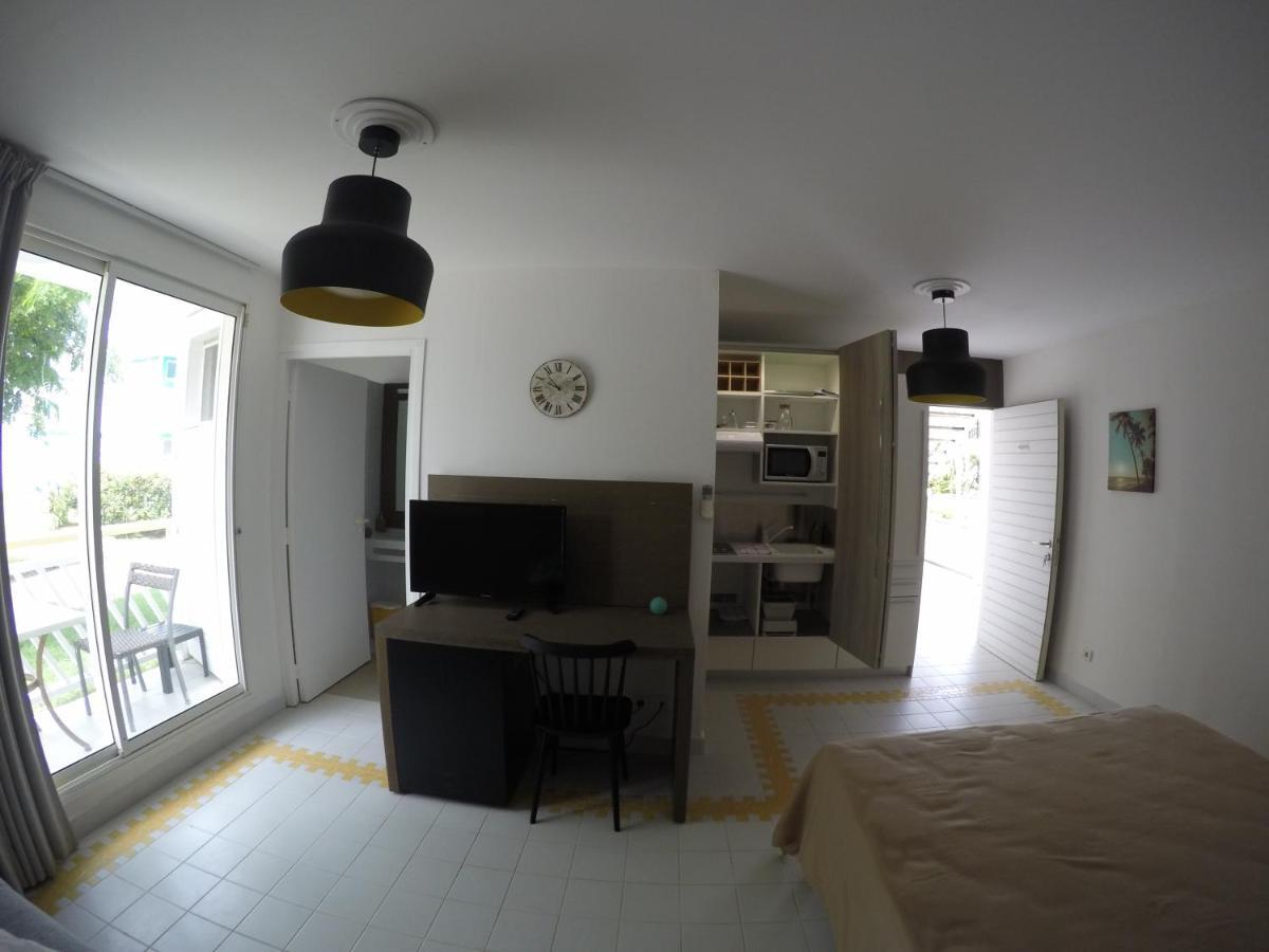Apartment 25 M2 A Francois Dans Manganao Avec Privee *
